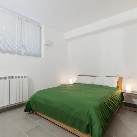 Staurenghi Flora - Affitti Brevi Italia Apartment Varese