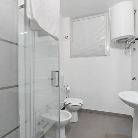 Apartment Staurenghi Flora - Affitti Brevi Italia